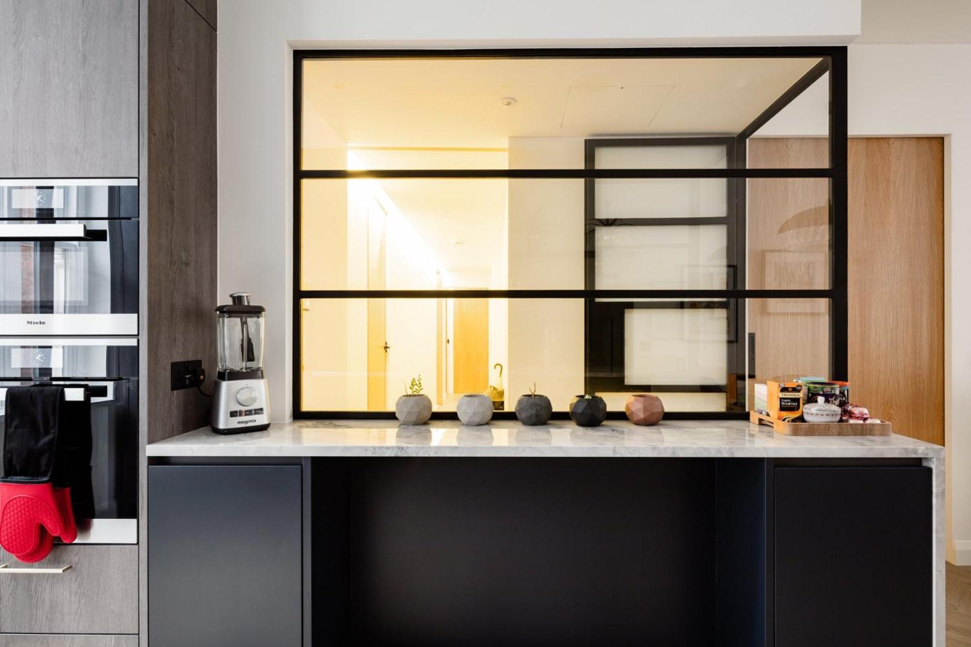 Modern Apartment & Rooms At Charing Cross Лондон Экстерьер фото