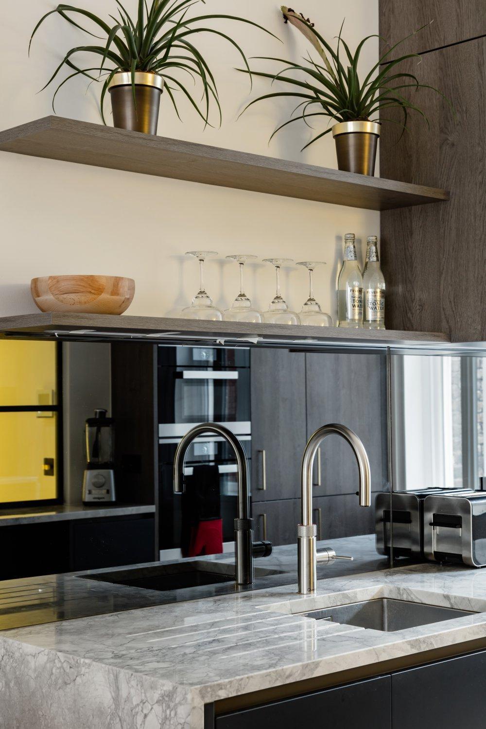 Modern Apartment & Rooms At Charing Cross Лондон Экстерьер фото
