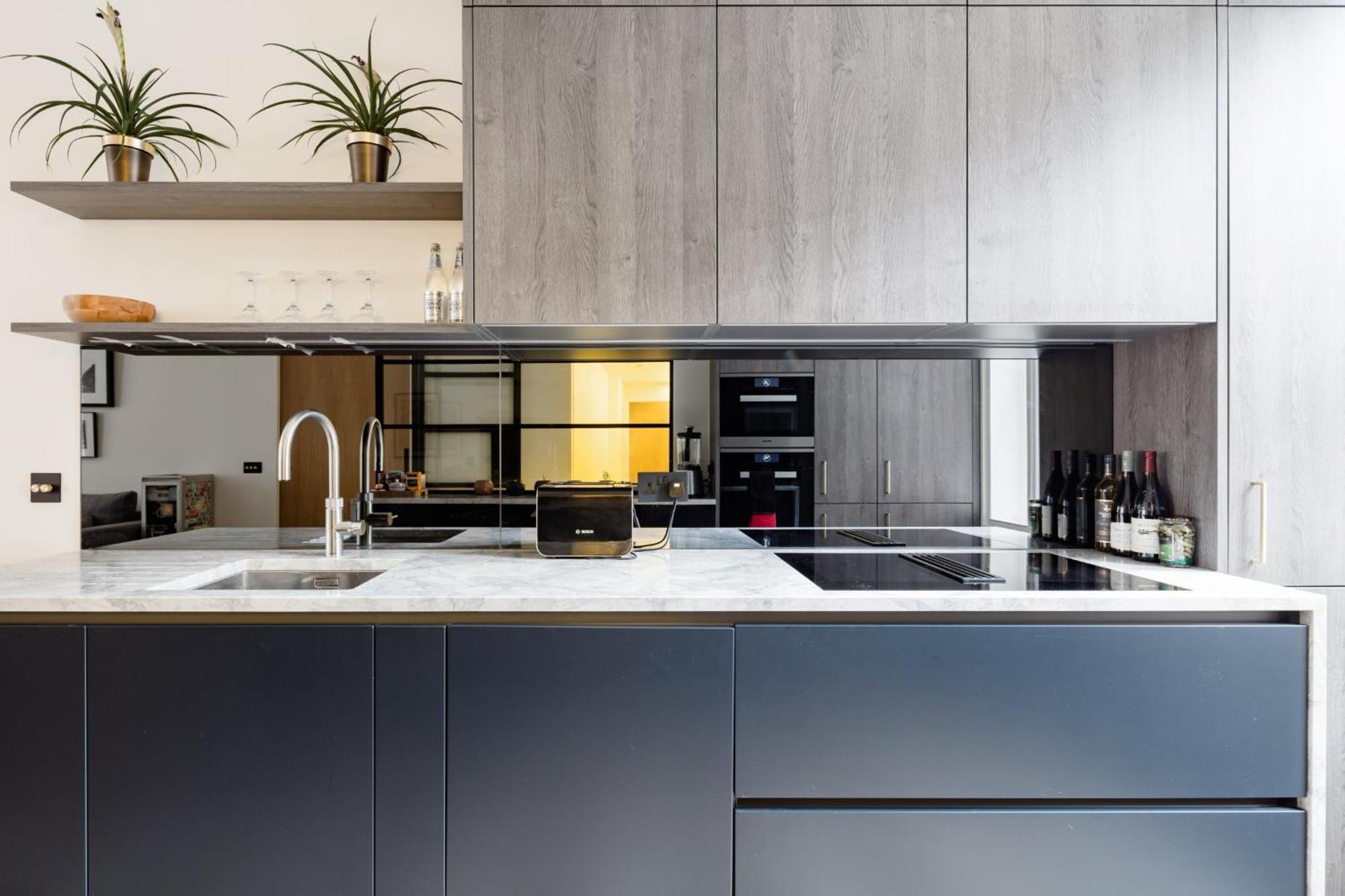 Modern Apartment & Rooms At Charing Cross Лондон Экстерьер фото