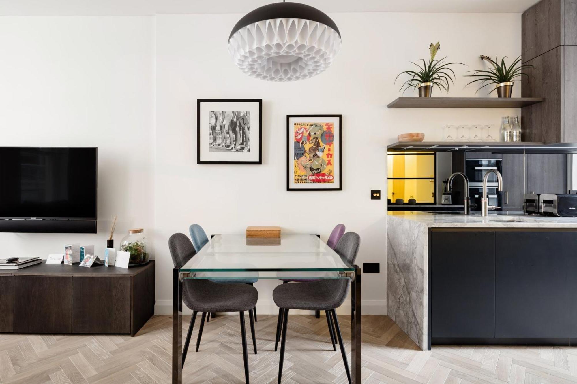 Modern Apartment & Rooms At Charing Cross Лондон Экстерьер фото